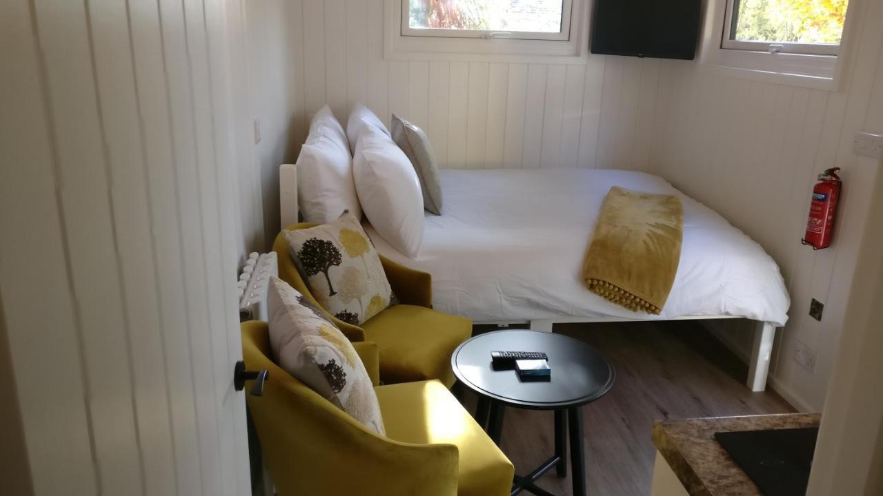 Forest Heath Shepherd'S Huts Ringwood Εξωτερικό φωτογραφία