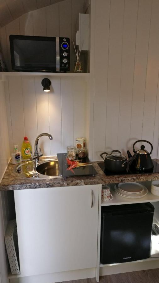 Forest Heath Shepherd'S Huts Ringwood Εξωτερικό φωτογραφία