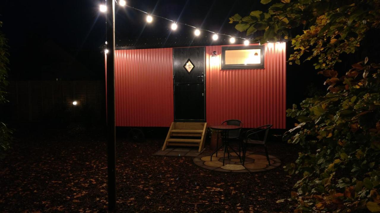 Forest Heath Shepherd'S Huts Ringwood Εξωτερικό φωτογραφία